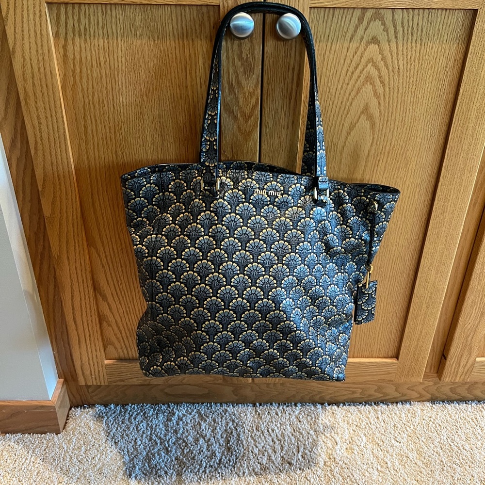 Miu Miu printed leather Tote